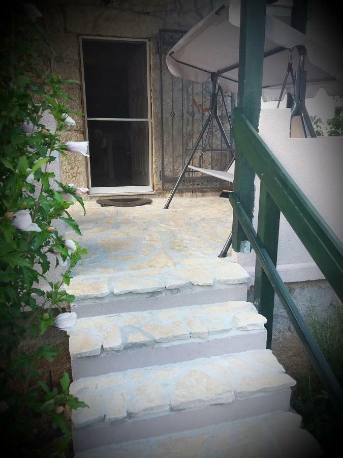 Holiday Home Jadric Osoje Bagian luar foto